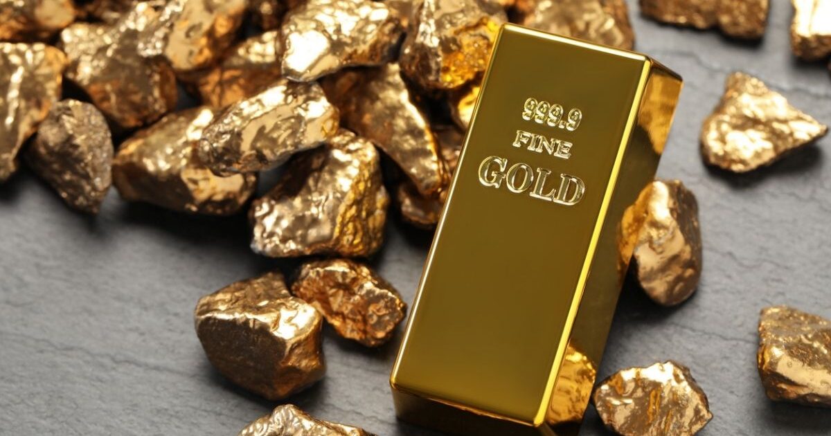 Ouro e bitcoin brilham em agosto de 2025; renda fixa fica para trás