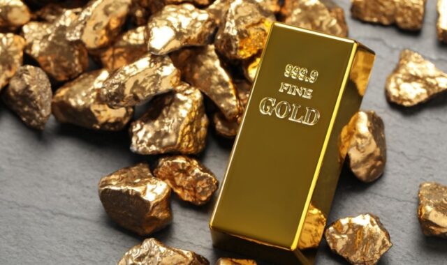 Ouro e bitcoin brilham em agosto de 2025; renda fixa fica para trás
