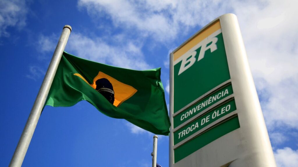 Lucro da Petrobras no 2T26 quase dobra, e companhia anuncia R$ 17,4 bi