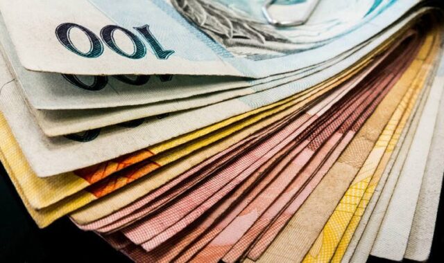 Salário mínimo 2027: governo Lula atualiza projeção para R$ 1.741