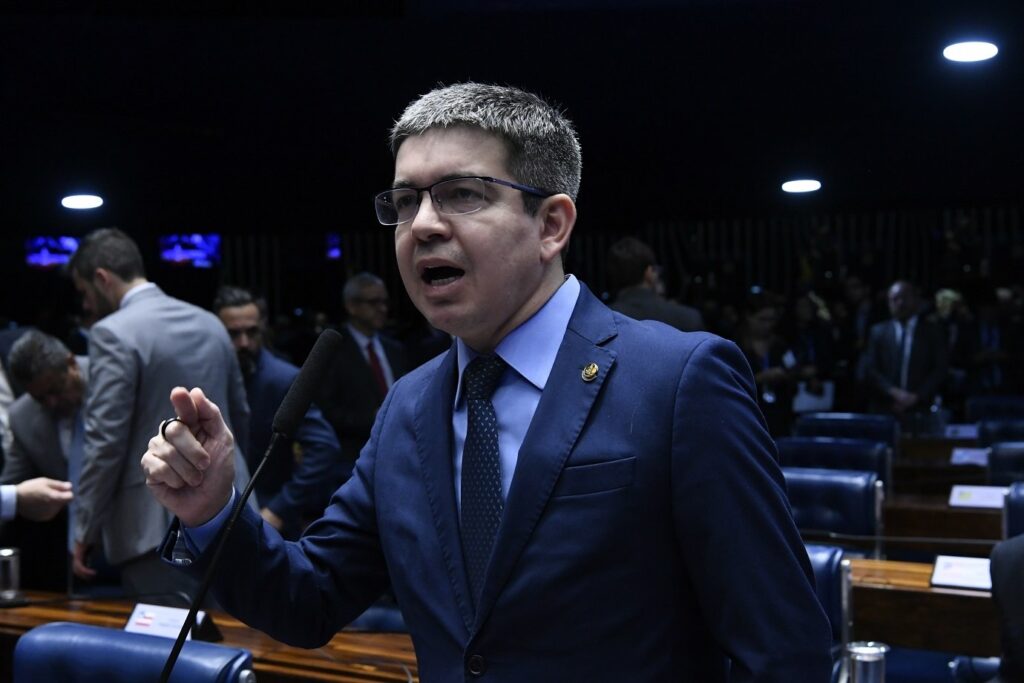 Governo avalia risco de derrota da PEC que acaba com escala 6x1