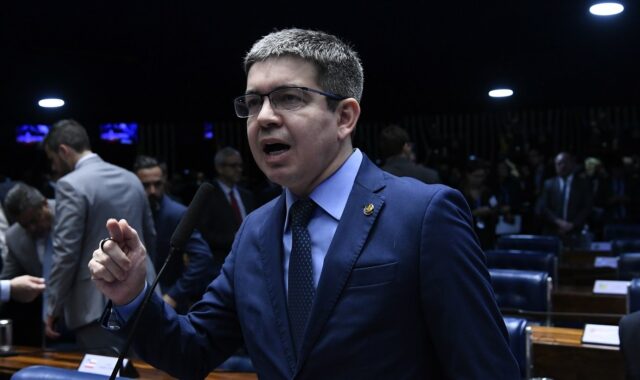 Governo avalia risco de derrota da PEC que acaba com escala 6×1
