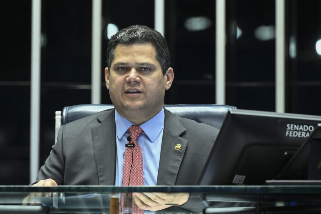 PEC 6x1 será analisada pelo Senado na próxima semana