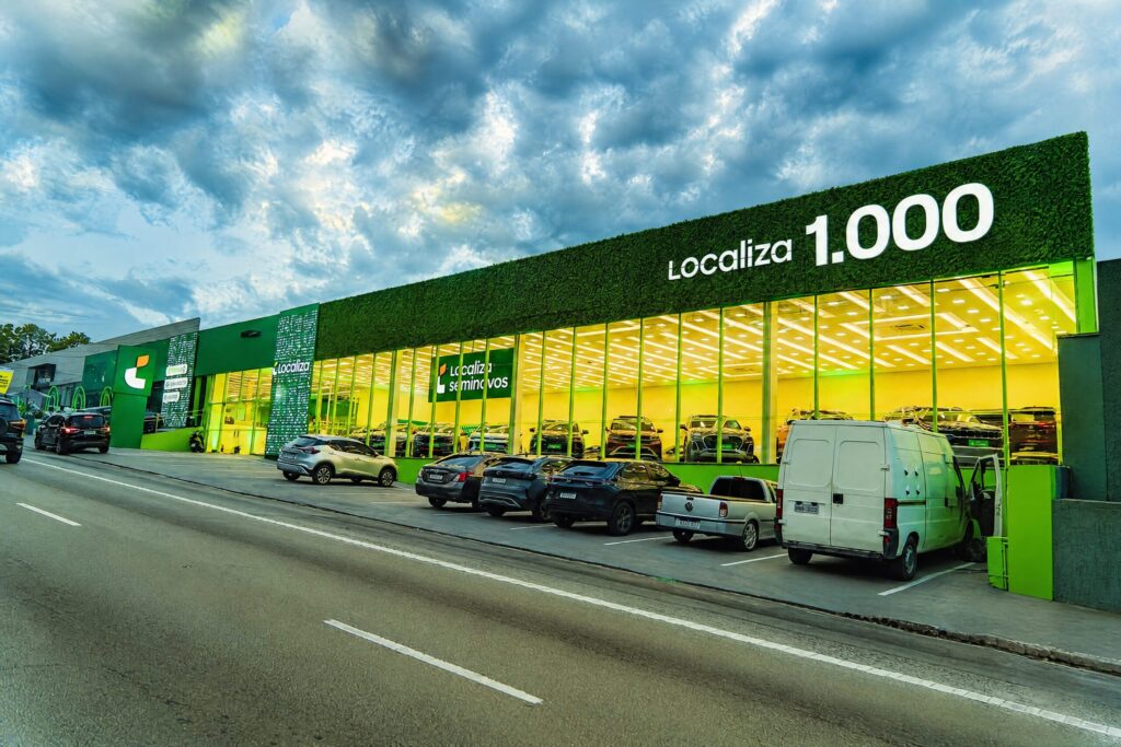 Localiza seminovos: venda retroalimenta aluguel e rede atinge 1.000 pontos