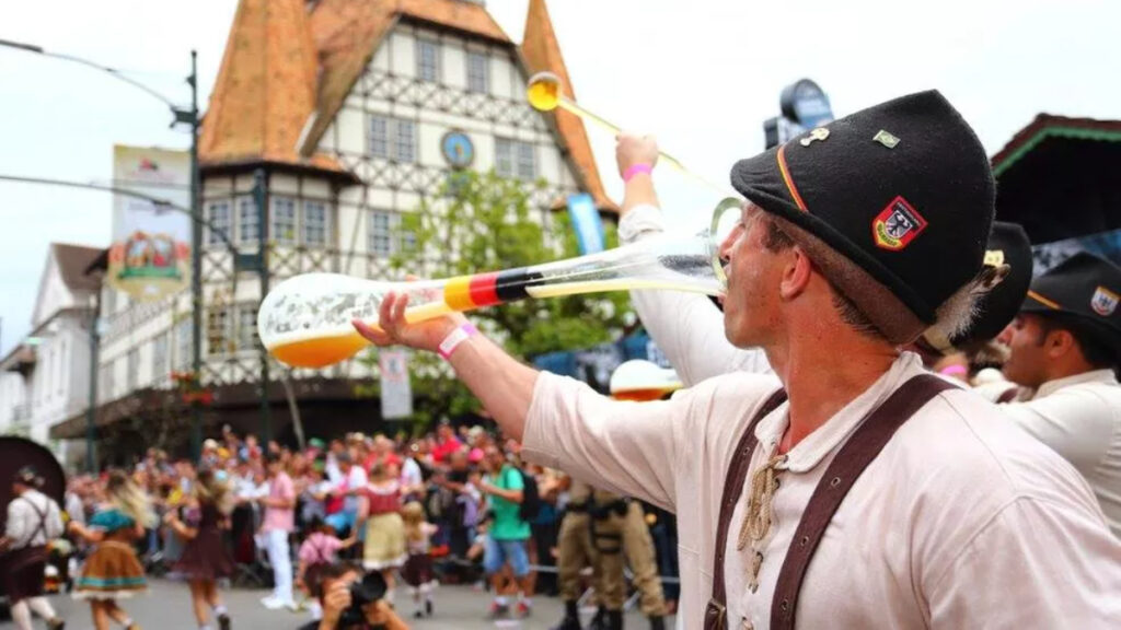 Oktoberfest Blumenau 2026: preços, datas e atrações