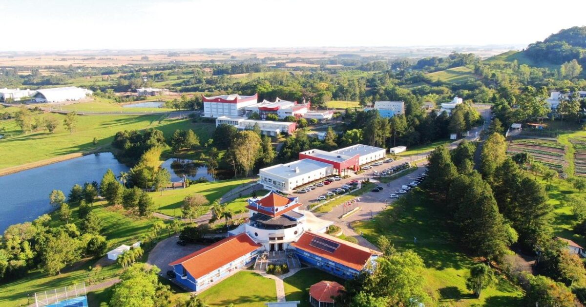 Antonio Meneghetti Faculdade planeja expansão nacional