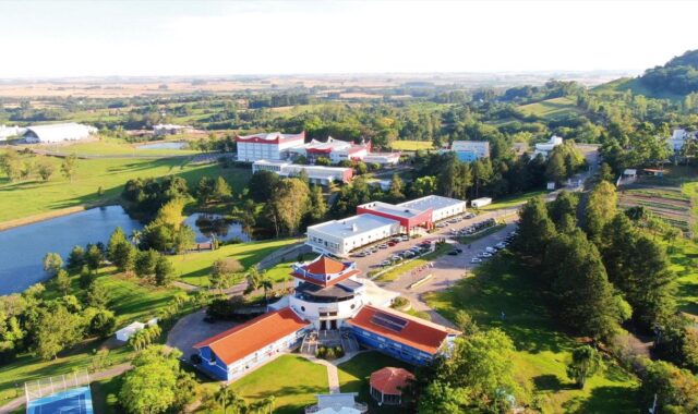 Antonio Meneghetti Faculdade planeja expansão nacional
