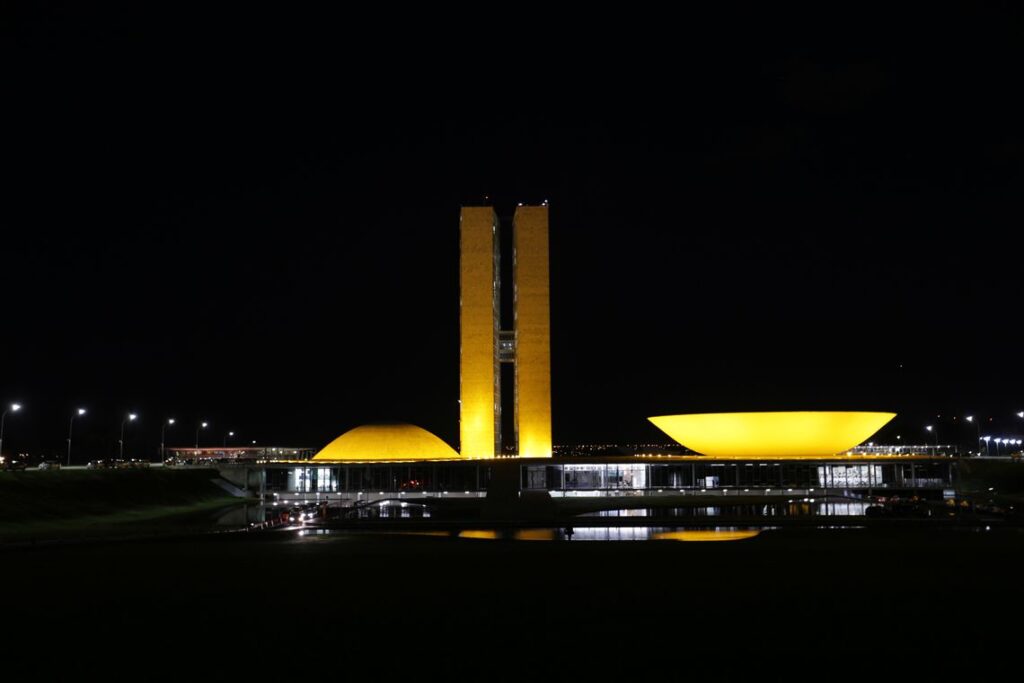 Câmara aprova ampliação do teto MEI e perdão de dívidas